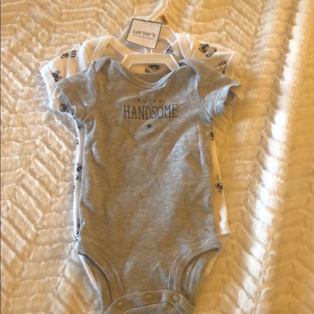 🌺3for$20 New with tags Newborn  carters onsies 2